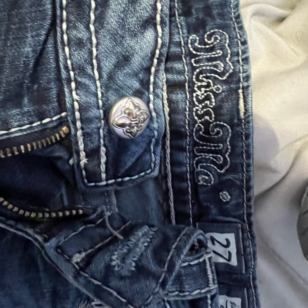 Shorts - Picture 3 of 3
